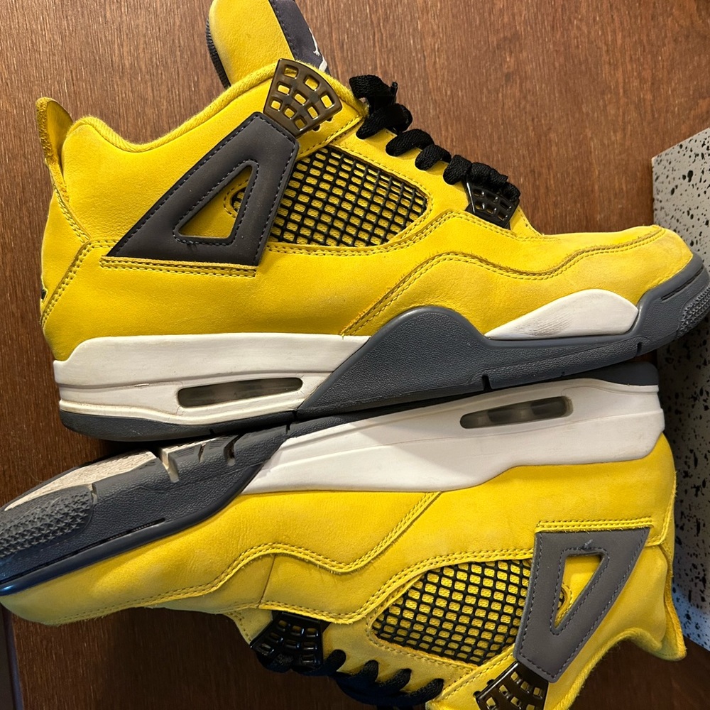 Nike air Jordan 4 retro yellow blue grey men’s size 11